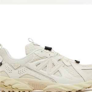 New Balance 610 Goretex White Athletic Sneakers